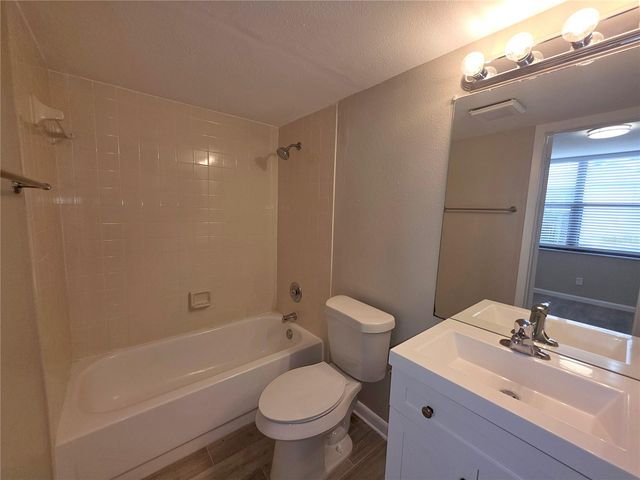 2049 SKIMMER COURT W 311, Clearwater, FL 33762
