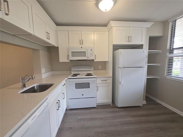 2049 SKIMMER COURT W 311, Clearwater, FL 33762