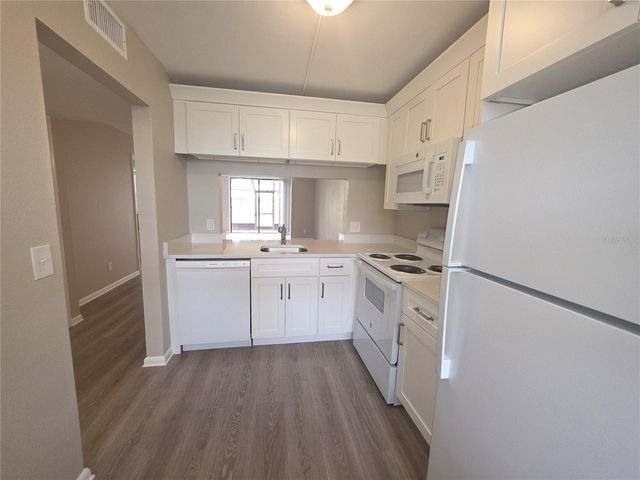 2049 SKIMMER COURT W 311, Clearwater, FL 33762