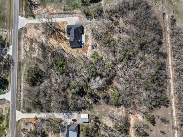 1120 Paradise Parkway, Poolville, TX 76487