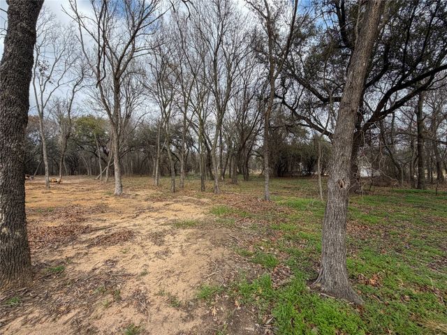 1120 Paradise Parkway, Poolville, TX 76487