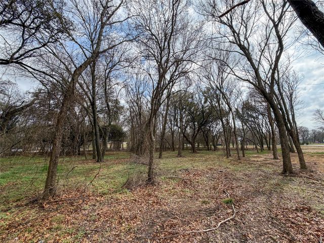 1120 Paradise Parkway, Poolville, TX 76487