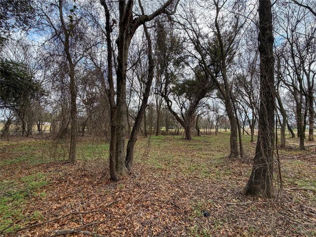 1120 Paradise Parkway, Poolville, TX 76487