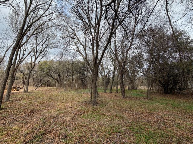 1120 Paradise Parkway, Poolville, TX 76487