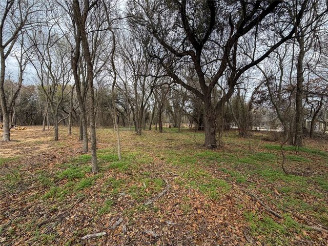 1120 Paradise Parkway, Poolville, TX 76487