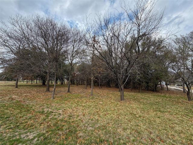 1120 Paradise Parkway, Poolville, TX 76487