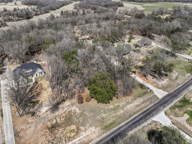 1120 Paradise Parkway, Poolville, TX 76487