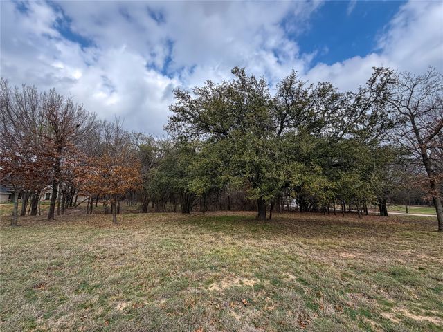 1120 Paradise Parkway, Poolville, TX 76487