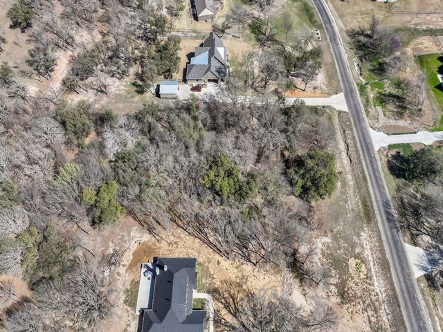 1120 Paradise Parkway, Poolville, TX 76487