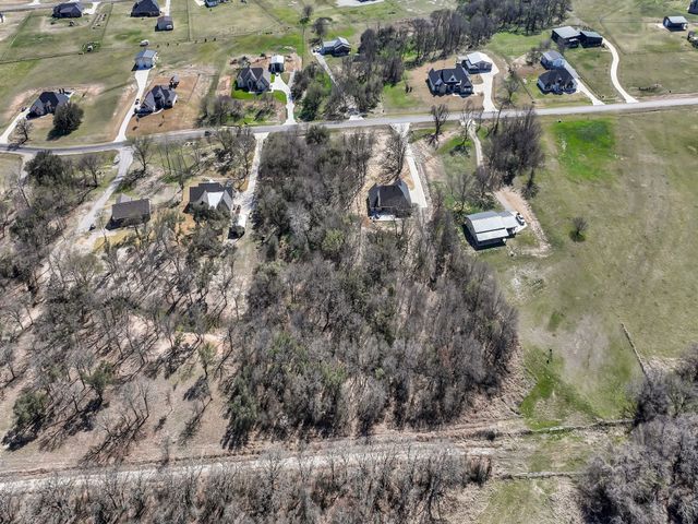 1120 Paradise Parkway, Poolville, TX 76487