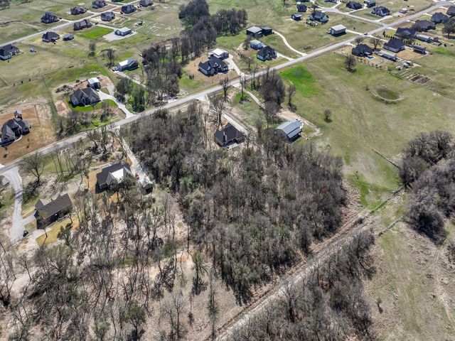 1120 Paradise Parkway, Poolville, TX 76487