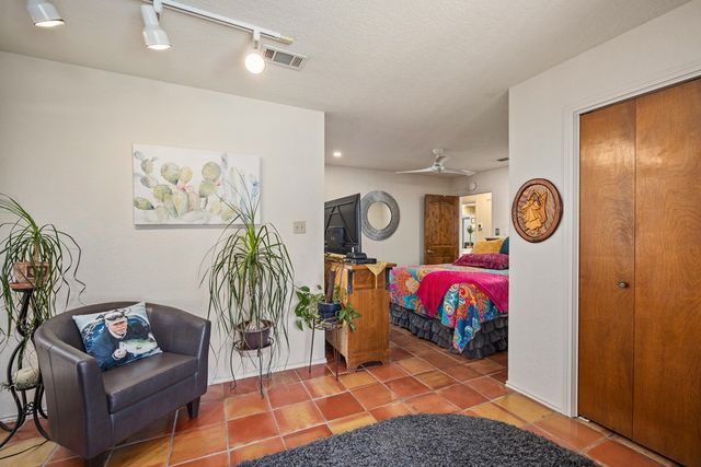 2329 Rock Creek Dr, Kerrville, TX 78028