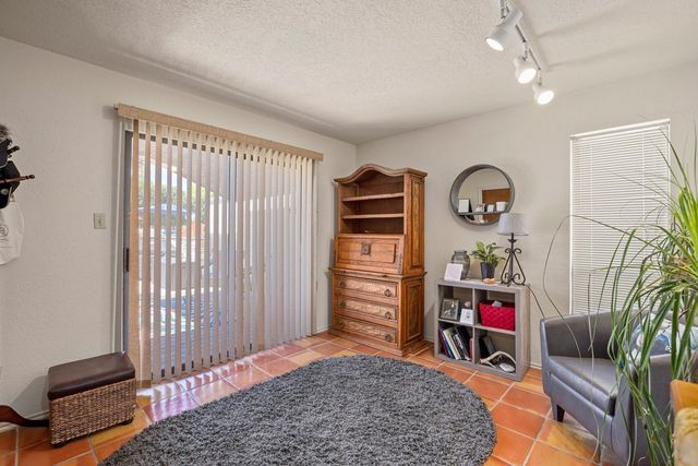 2329 Rock Creek Dr, Kerrville, TX 78028