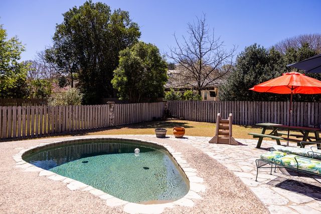 2329 Rock Creek Dr, Kerrville, TX 78028