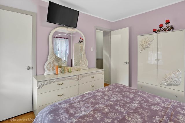 5022 S Leclaire Avenue, Chicago, IL 60638