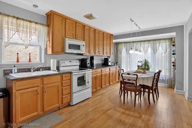 5022 S Leclaire Avenue, Chicago, IL 60638