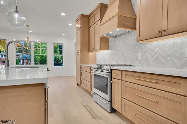 349 Charnwood Rd, New Providence Boro, NJ 07974