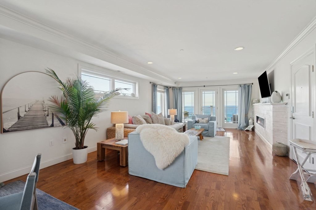 21 Atlantic Ave 6, Salisbury, MA 01952