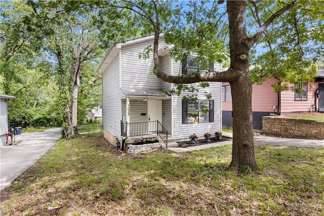 7033 Bellefontaine Avenue, Kansas City, MO 64132