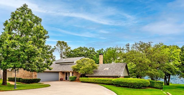 64 Hughes Drive, Pottsboro, TX 75076