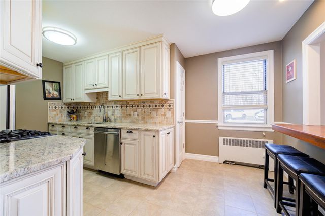 15 Bryant crescent 1k, White Plains, NY 10605