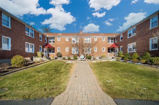 15 Bryant crescent 1k, White Plains, NY 10605