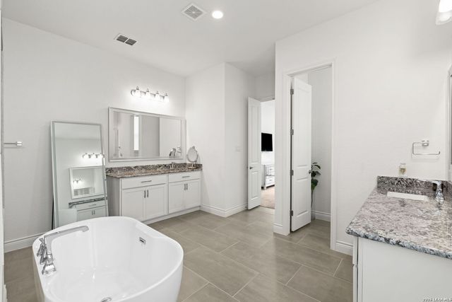 8928 WHIMSEY RDG, Fair Oaks Ranch, TX 78015
