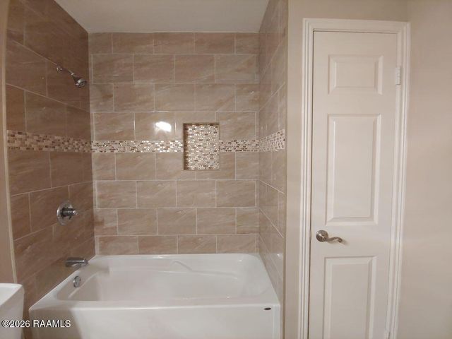 100 Winchester Drive 204, Lafayette, LA 70506