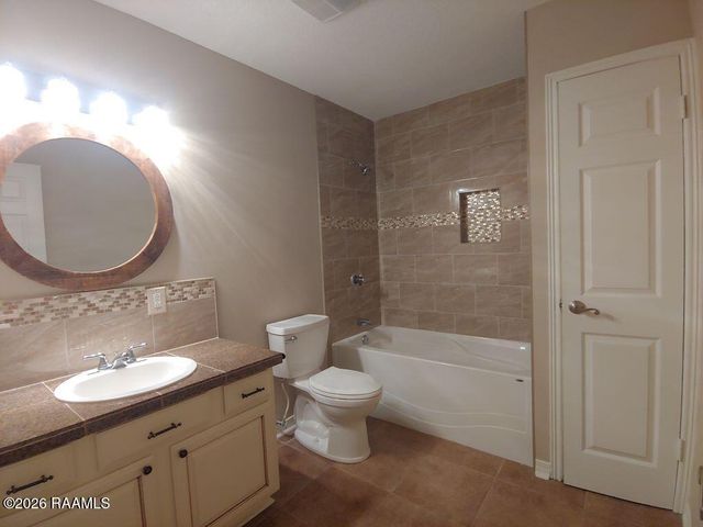 100 Winchester Drive 204, Lafayette, LA 70506