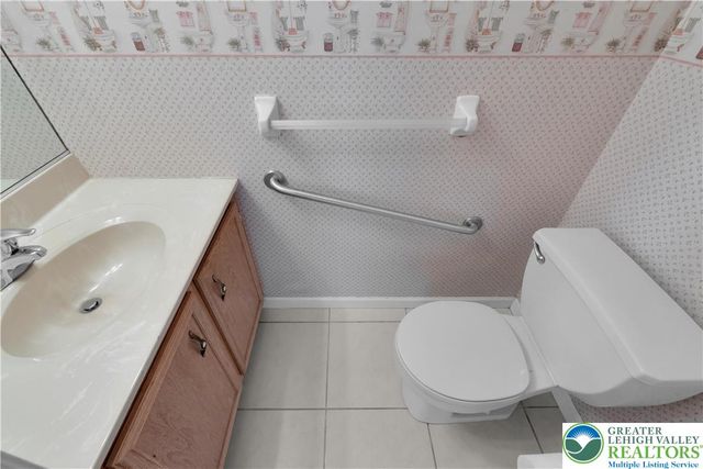 4442 Lenox Drive, Hanover Twp, PA 18017