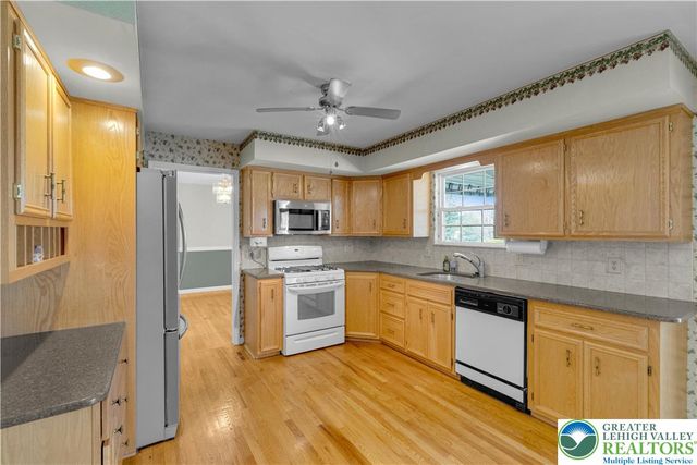 4442 Lenox Drive, Hanover Twp, PA 18017