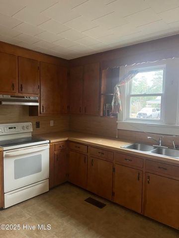 1319 E 14th Street, Greenville, NC 27858