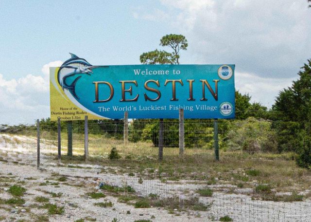 212 Harbor Blvd 102, Destin, FL 32541