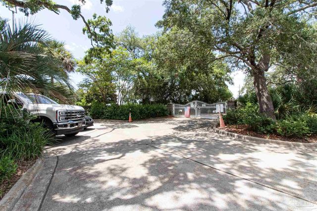 212 Harbor Blvd 102, Destin, FL 32541