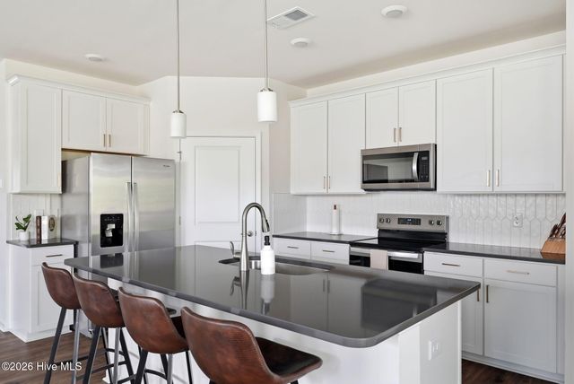 607 Pine Dune Lane, Aberdeen, NC 28315