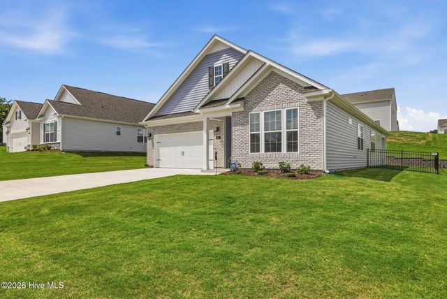 607 Pine Dune Lane, Aberdeen, NC 28315