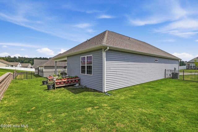 607 Pine Dune Lane, Aberdeen, NC 28315