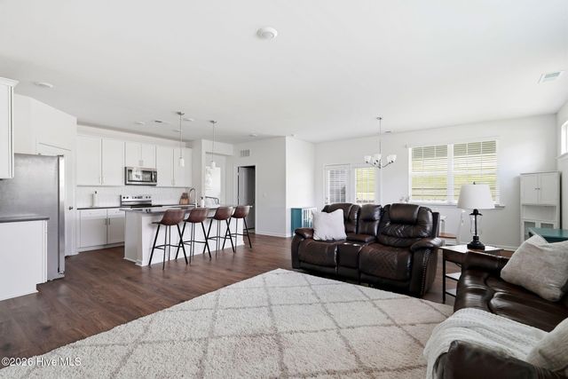 607 Pine Dune Lane, Aberdeen, NC 28315