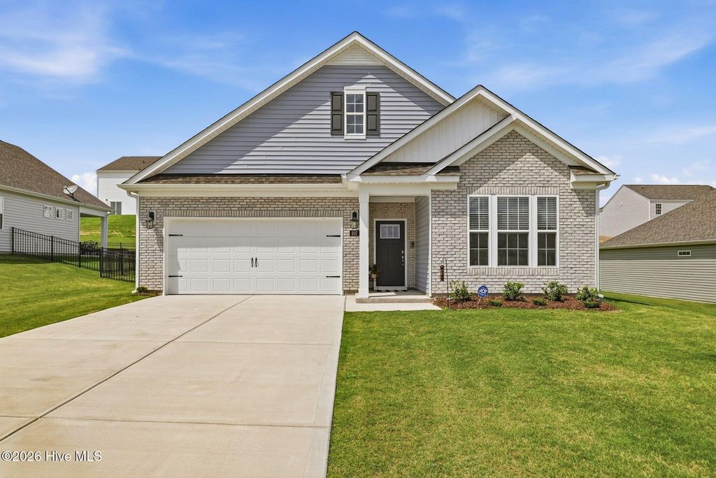 607 Pine Dune Lane, Aberdeen, NC 28315