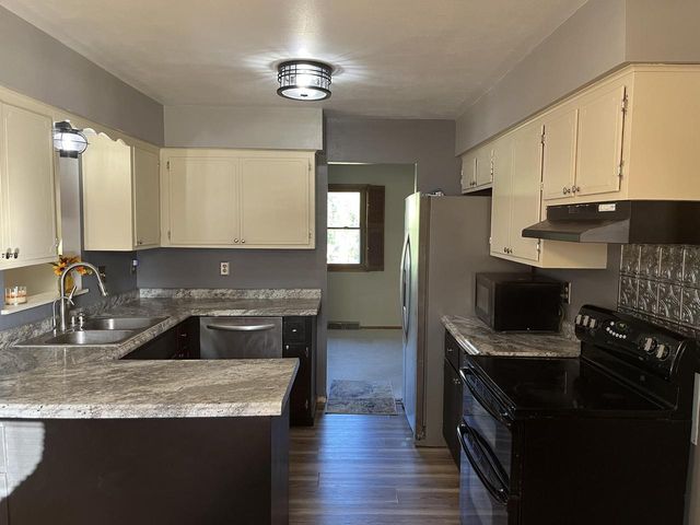 W163S7358 Bay Lane DRIVE, Muskego, WI 53150