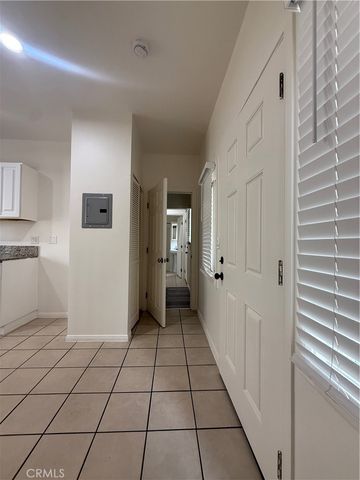 1085 Hoffman Avenue 10, Long Beach, CA 90813