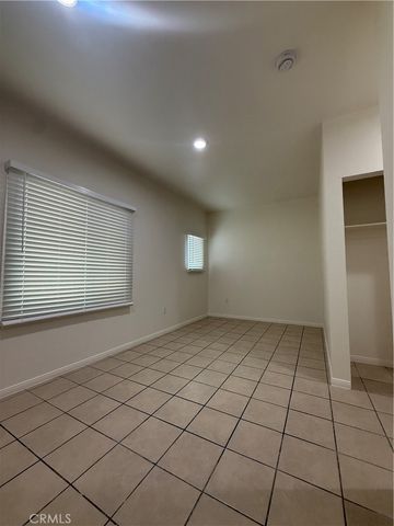 1085 Hoffman Avenue 10, Long Beach, CA 90813