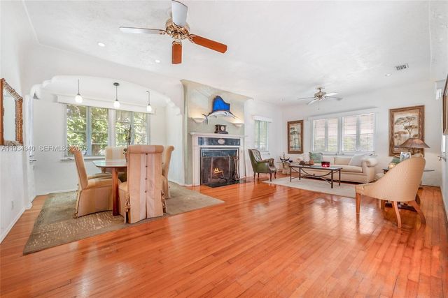 111 Salamanca Ave, Coral Gables, FL 33134