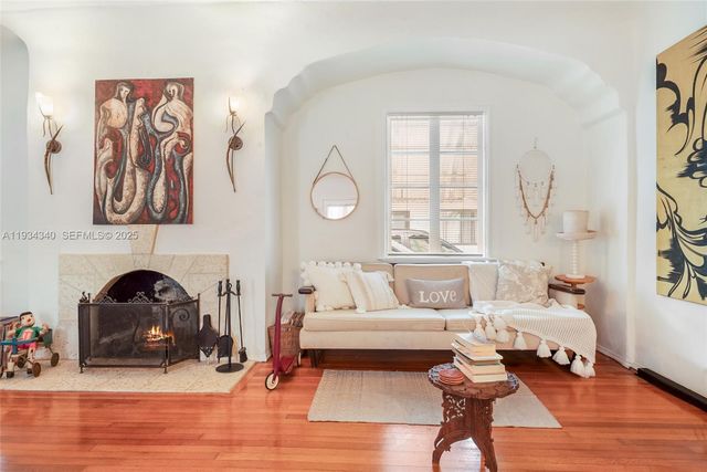 111 Salamanca Ave, Coral Gables, FL 33134