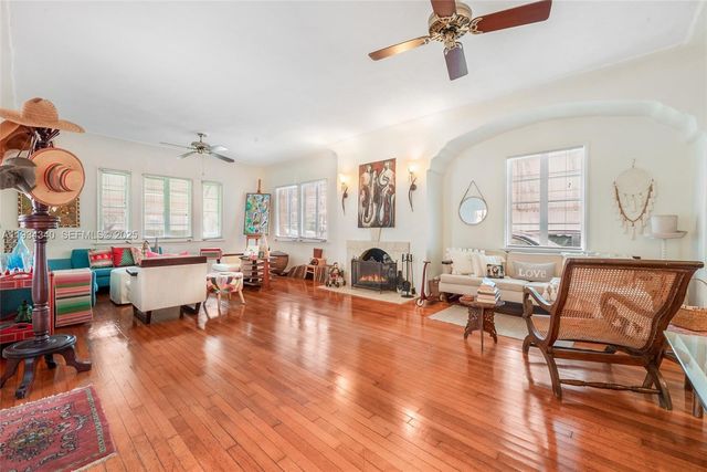 111 Salamanca Ave, Coral Gables, FL 33134