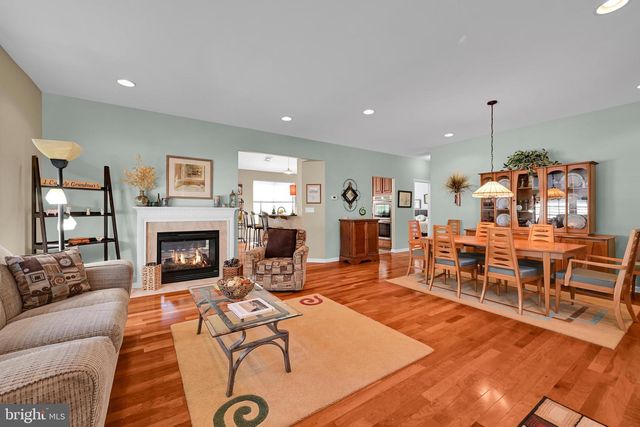 1546 EMERSON DR, Mount Joy, PA 17552