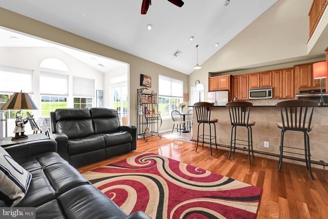 1546 EMERSON DR, Mount Joy, PA 17552
