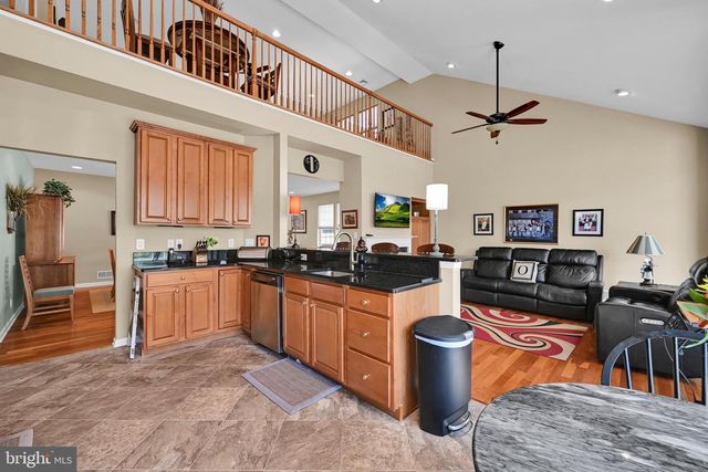 1546 EMERSON DR, Mount Joy, PA 17552
