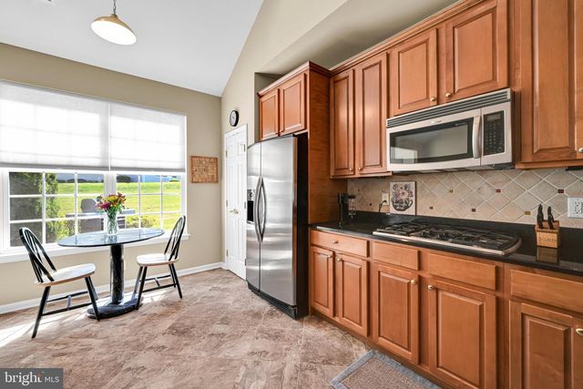 1546 EMERSON DR, Mount Joy, PA 17552