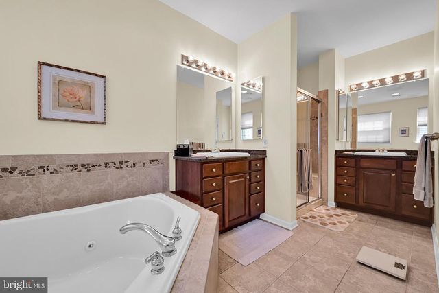 1546 EMERSON DR, Mount Joy, PA 17552